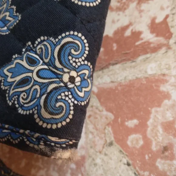 Vera Bradley Crossbody Bag - Picture 3 of 4